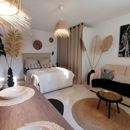 Apartamento Superbe Studio Ethnique Hyères Exterior foto